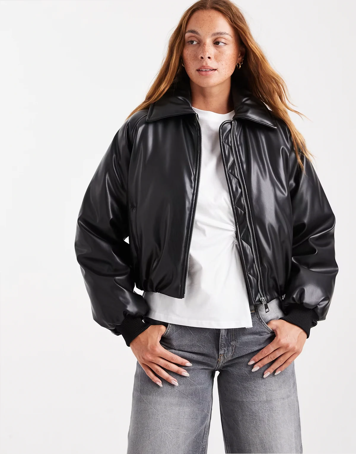 – Puffer-Jacke aus Kunstleder in Schwarz