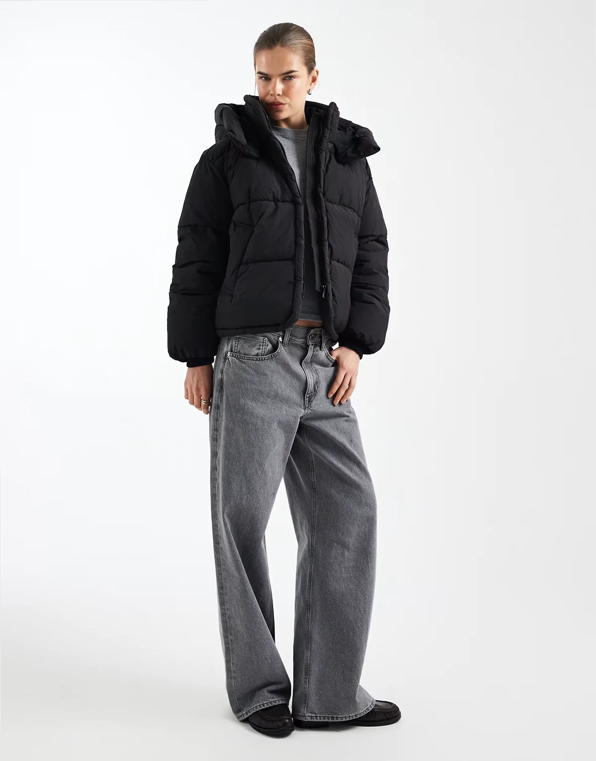 hooded puffer jacket in black