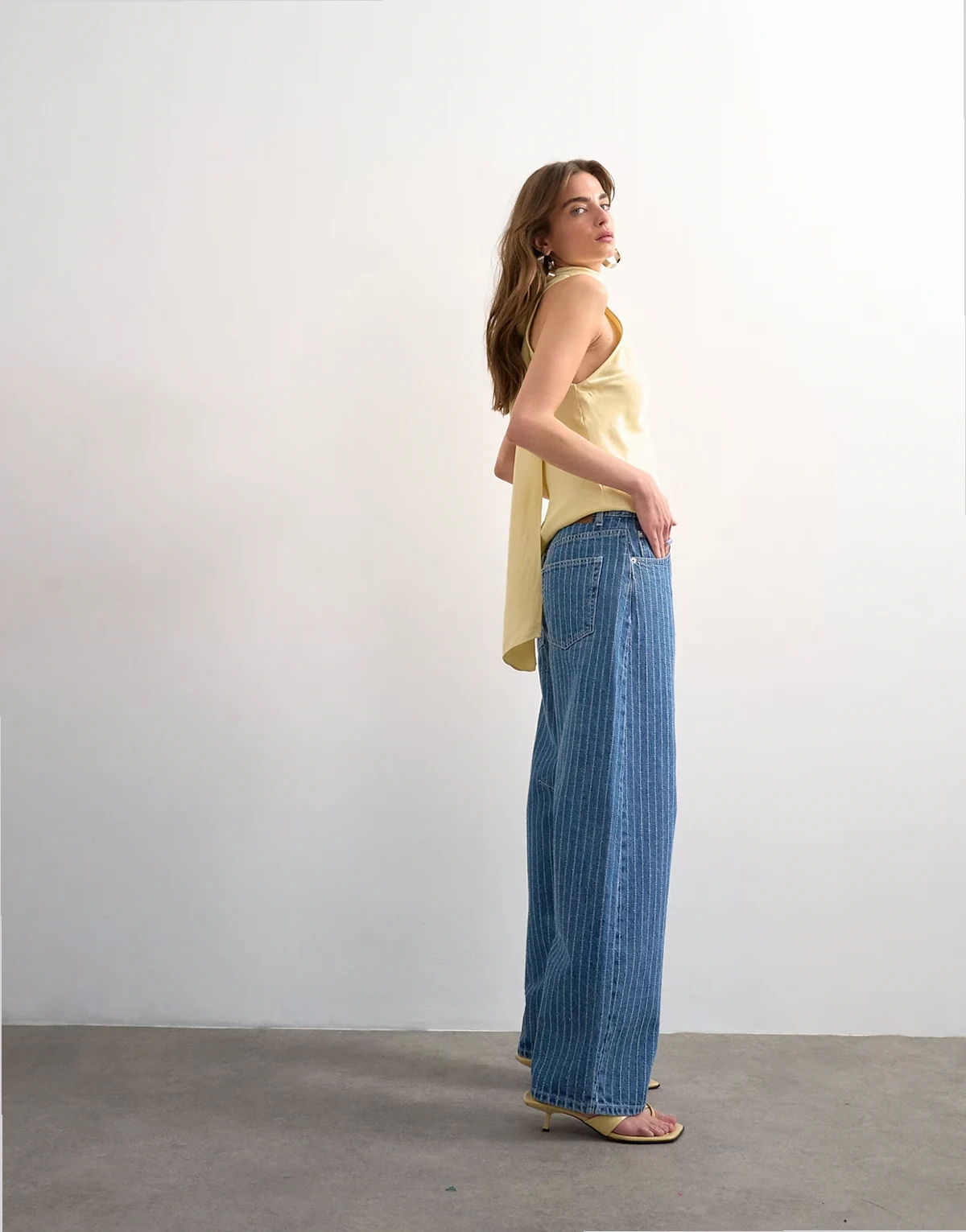 – Barrel – Niebieskie fakturowane jeansy ze średnim stanem w paski w stylu vintage