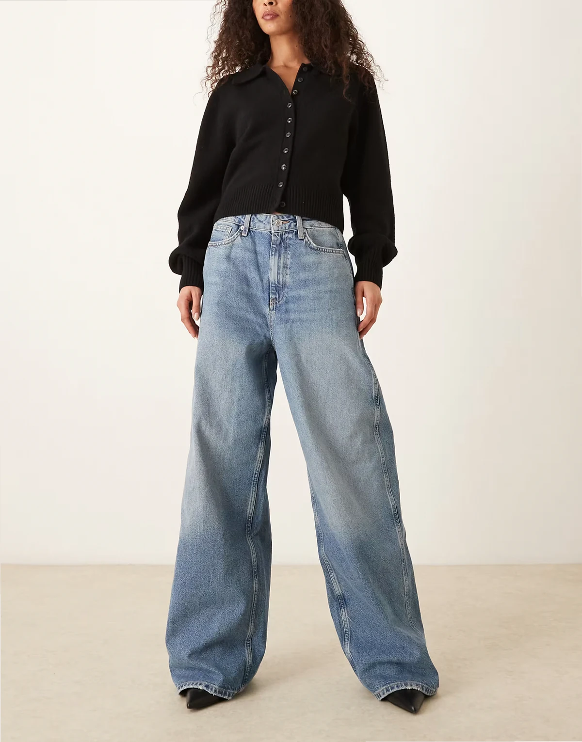 – Camilla – Weite Relaxed-Fit-Jeans in Blau mit verwaschener Vorderseite