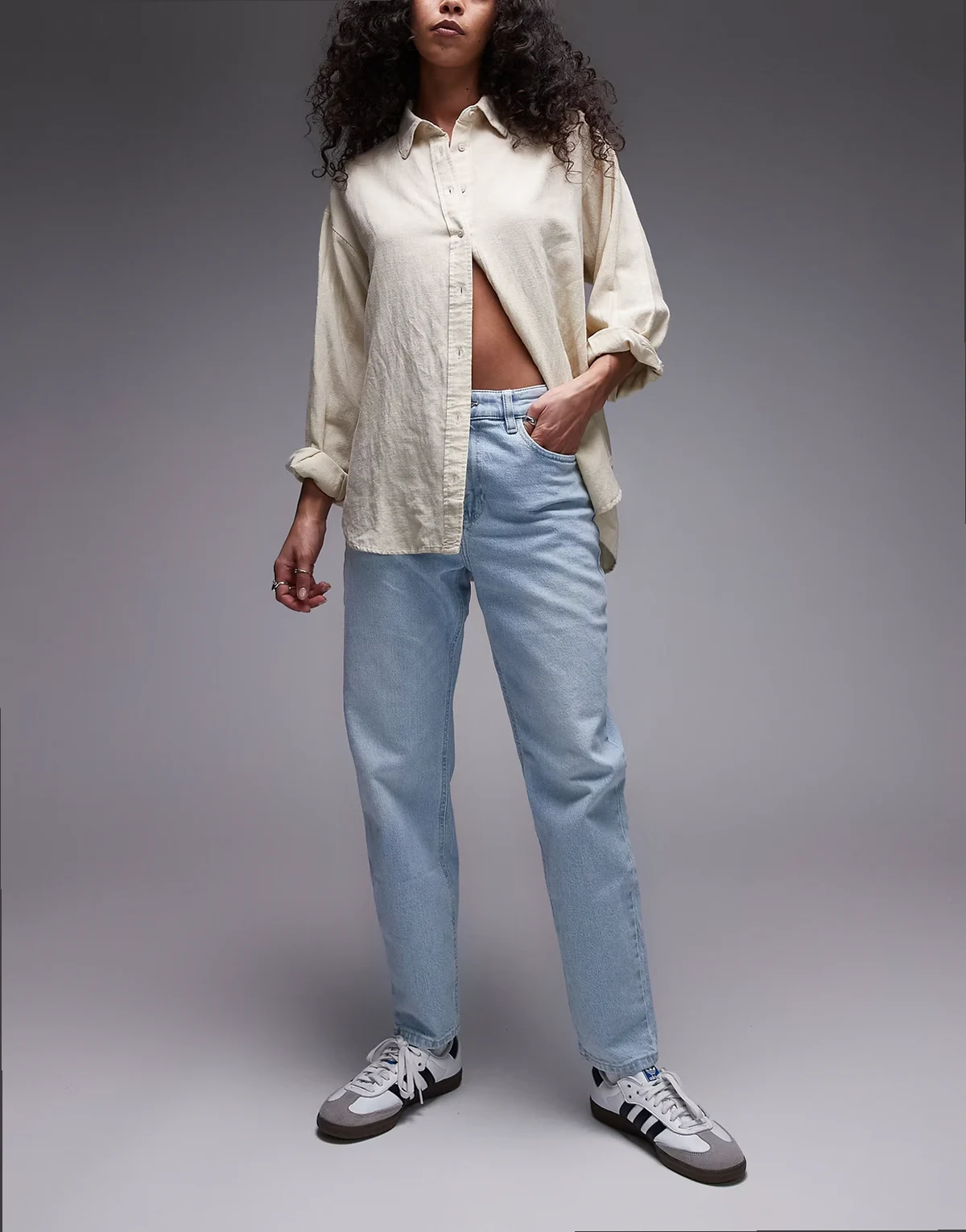 – Newmom – Mom-Jeans in verwaschenem Bleach-Blau