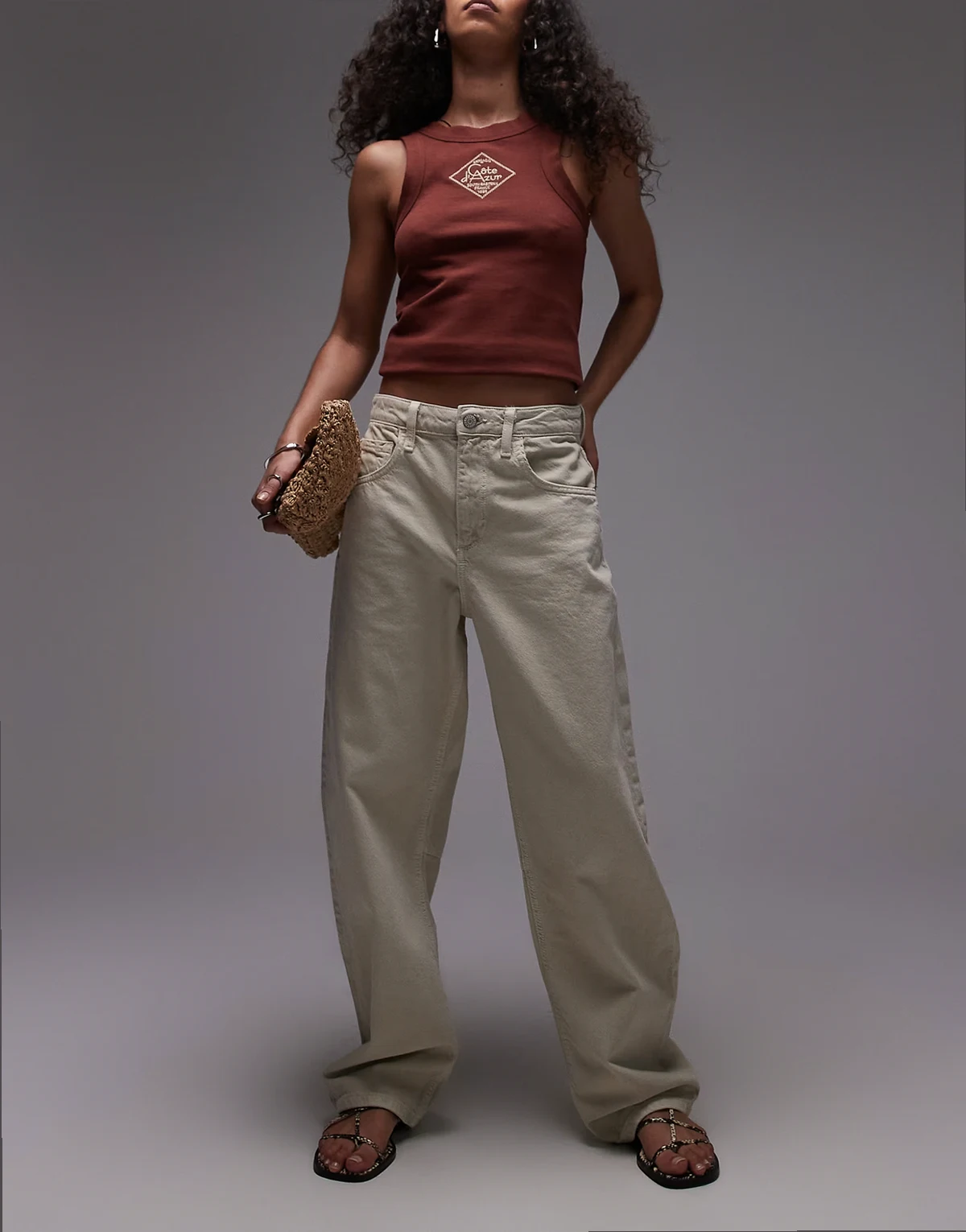 – Barrel-Jeans aus Baumwolle in Steinbeige