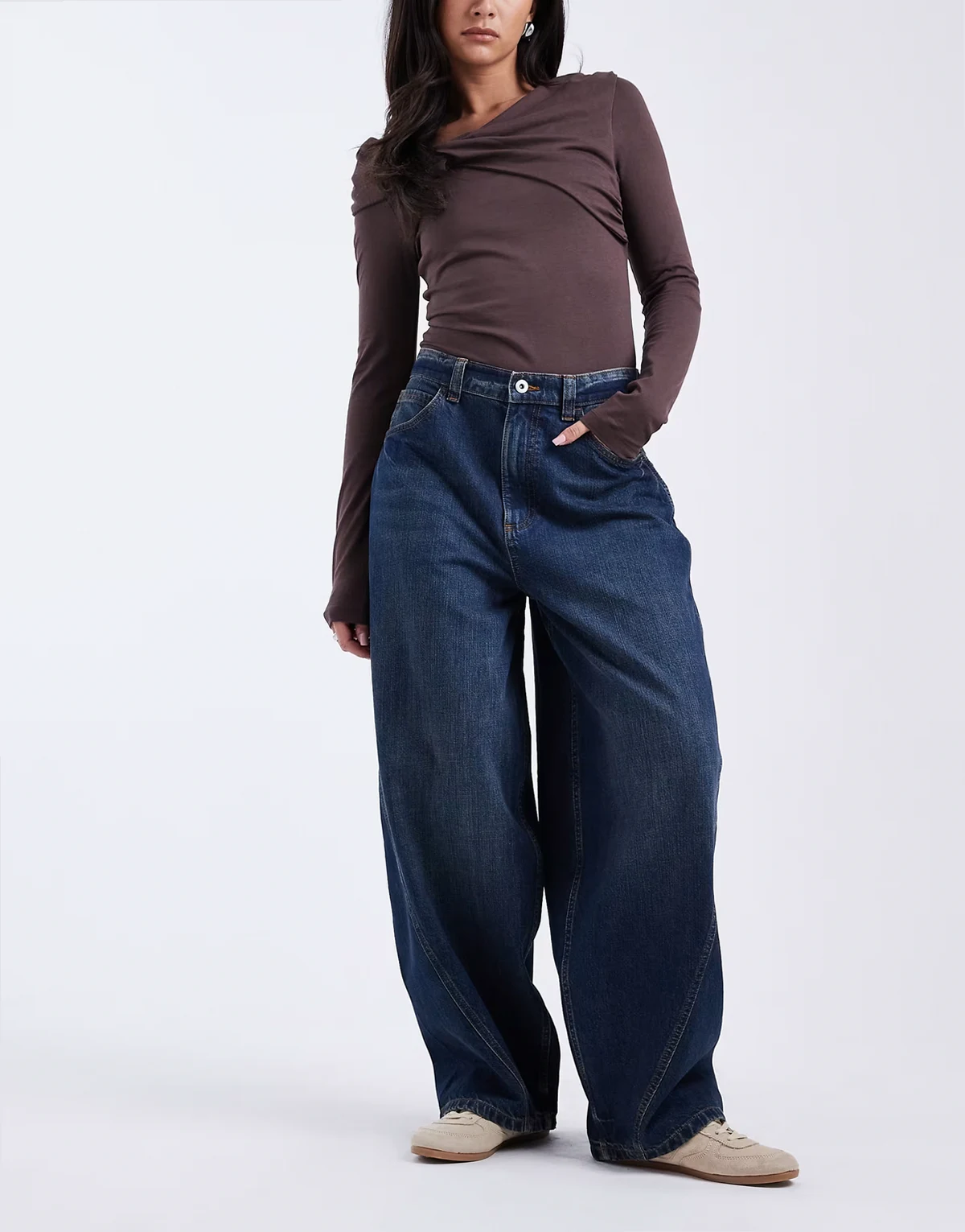 – Circular Design Collection – Jeans in Rinse-Waschung mit XL-Ballonschnitt