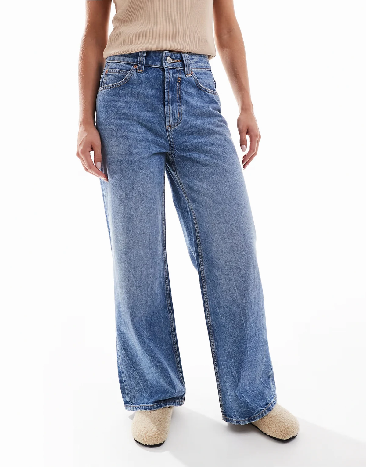 ASOS DESIGN Petite – Weite Dad-Jeans in Mittelblau