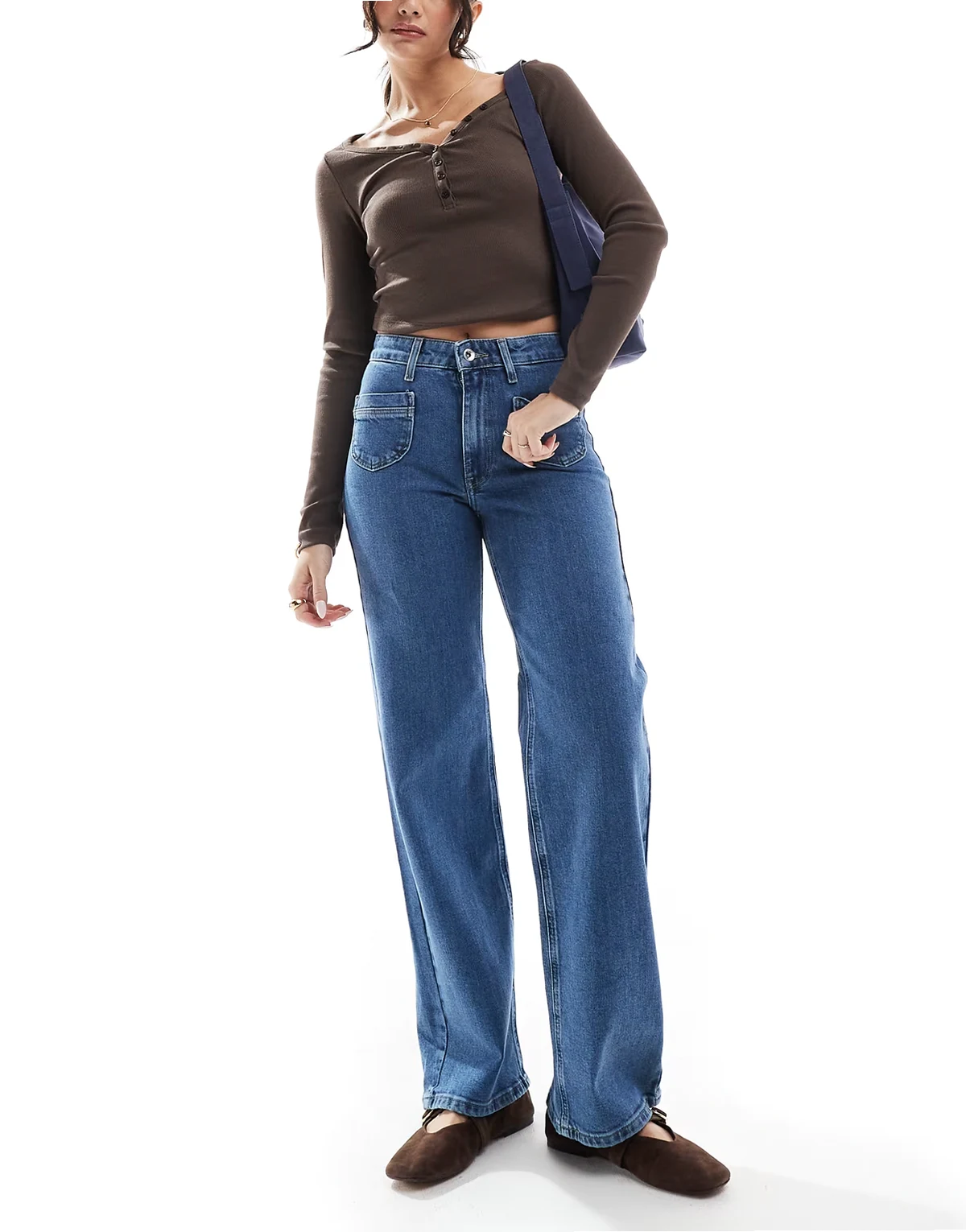 – Juicy – Jeans in mittelblauer Waschung mit hohem Bund, weitem Bein und Taschendetail