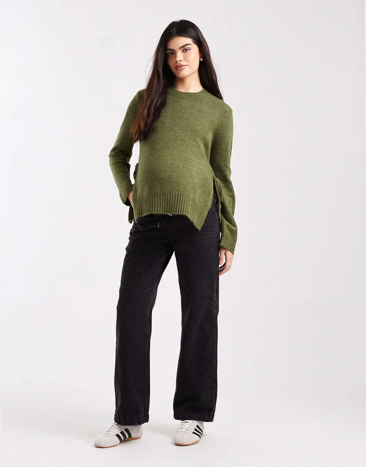 Mamalicious Maternity – Czarne jeansy z szerokimi nogawkami i regulowaną talią pod brzuchem