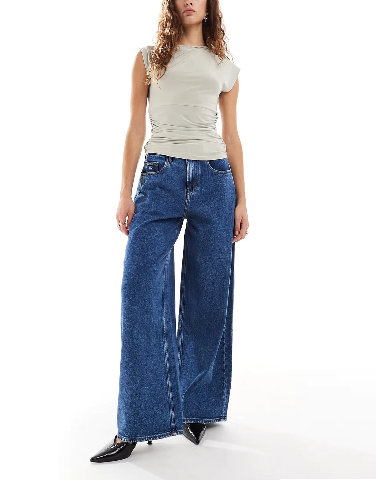 Charlie mid rise loose jeans in mid blue