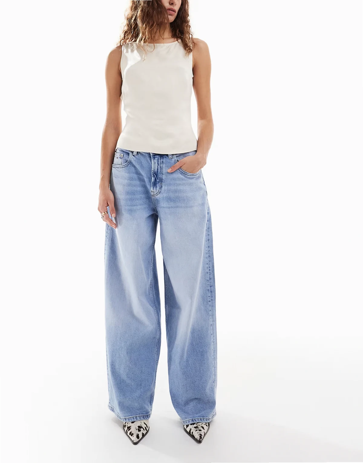 Charlie mid rise loose jeans in washed blue