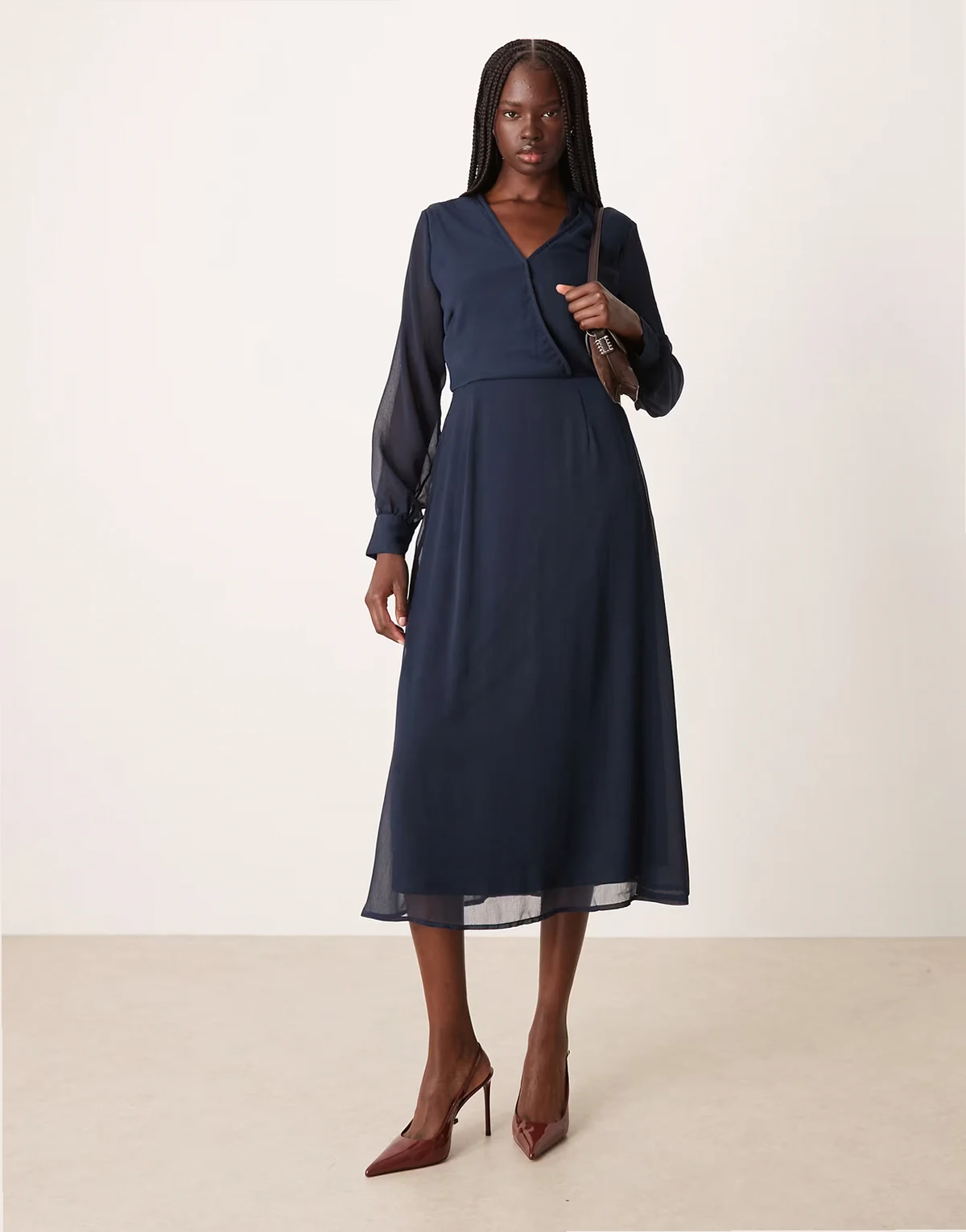 long sleeve v-neck midi dress in black