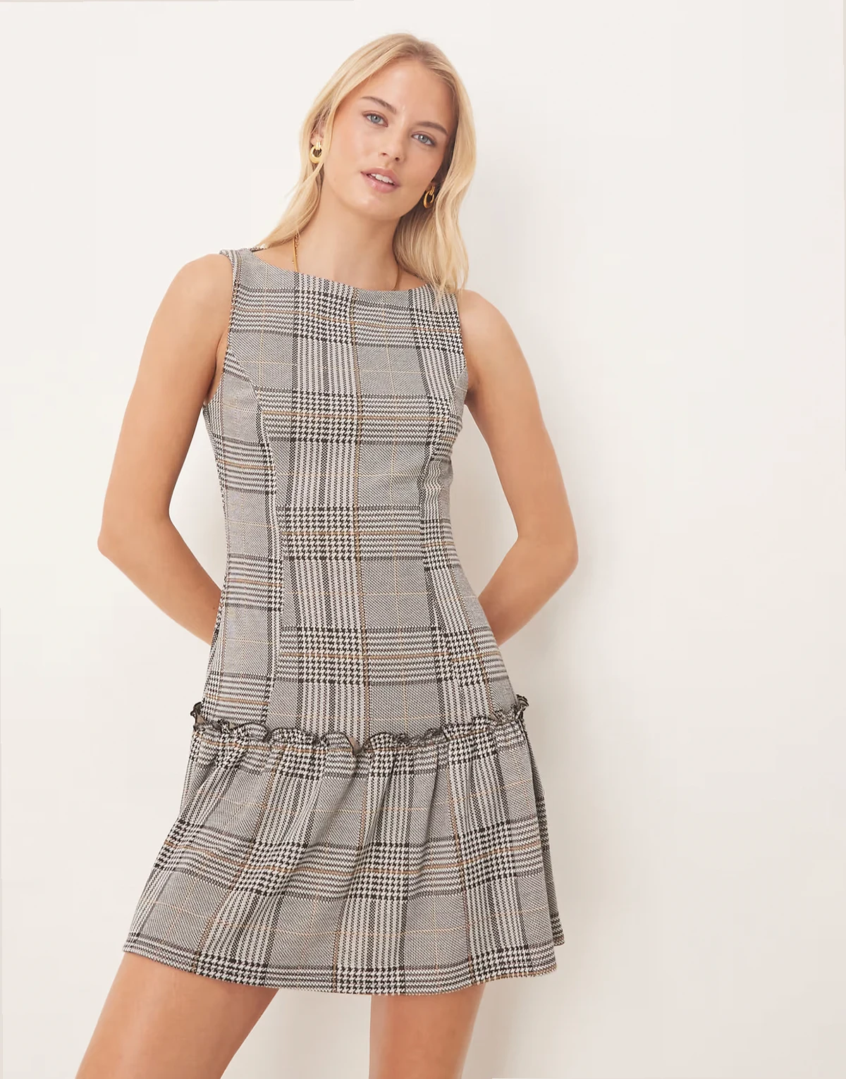 ASOS DESIGN Tall – Różowa sukienka mini bez rękawów, z prostym dekoltem i obniżoną talią, w kratę