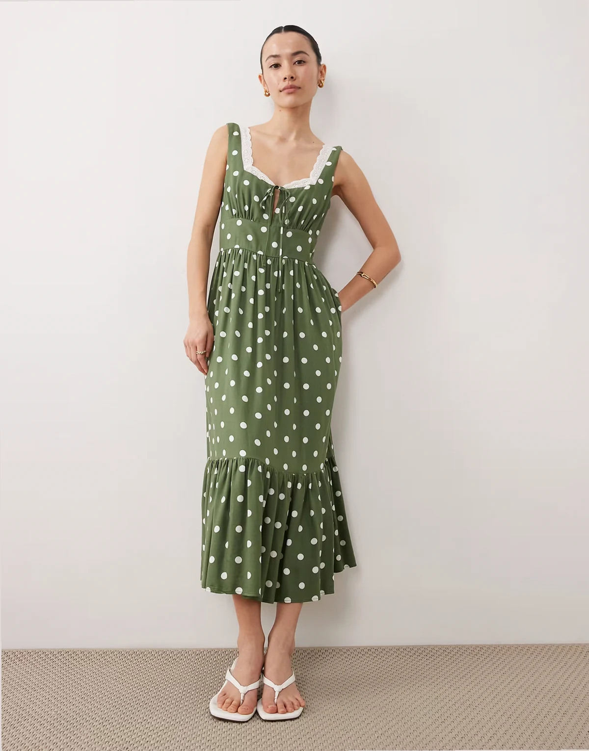 – Heather – Midi-Ballkleid in Grün mit Polka-Dot-Muster und Herzausschnitt