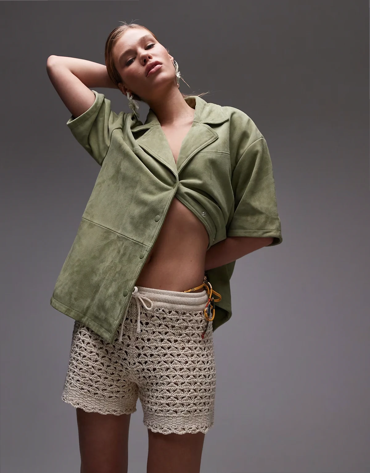 knit stitchy shorts in stone