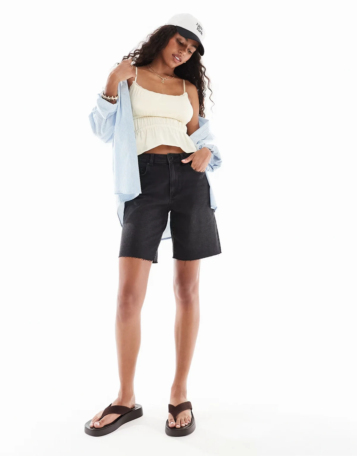 – Longline-Jeansshorts in Schwarz
