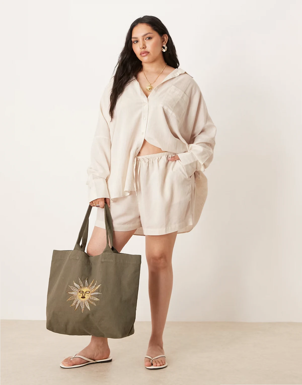 ASOS DESIGN Curve – Belle – Szorty plażowe z domieszką lnu w naturalnym kolorze