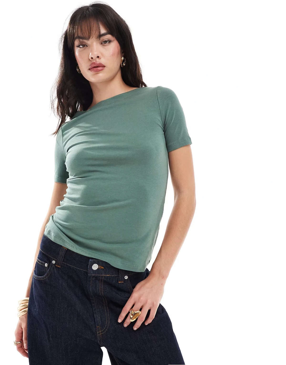 – Figurbetontes T-Shirt in Khaki mit U-Boot-Ausschnitt