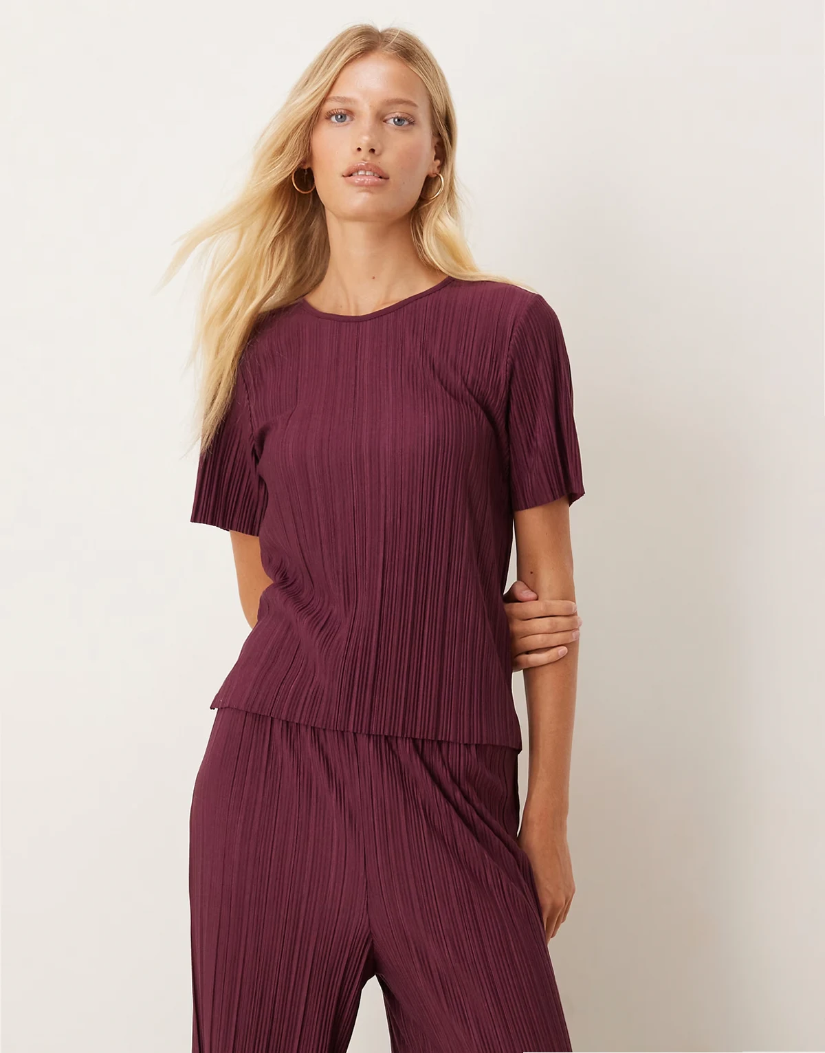 plisse T-shirt in burgundy - part of a set