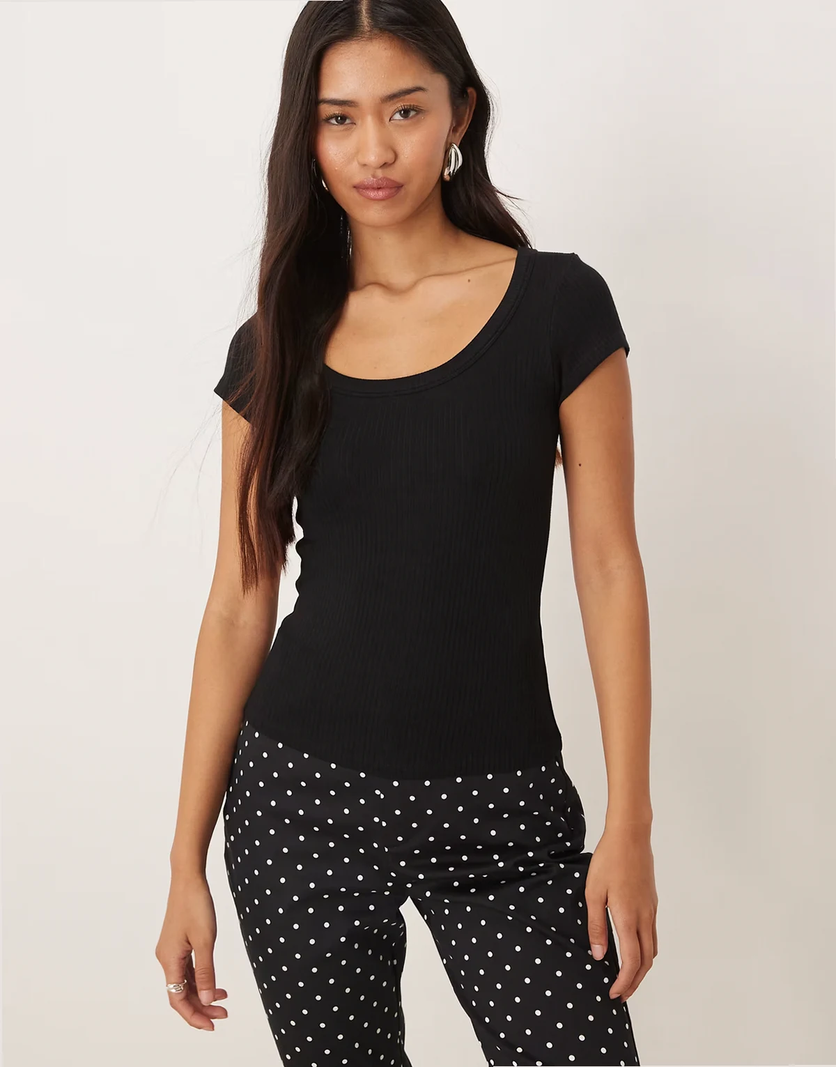 Sumala ribbed scoop neck short sleeve T-shirt in black