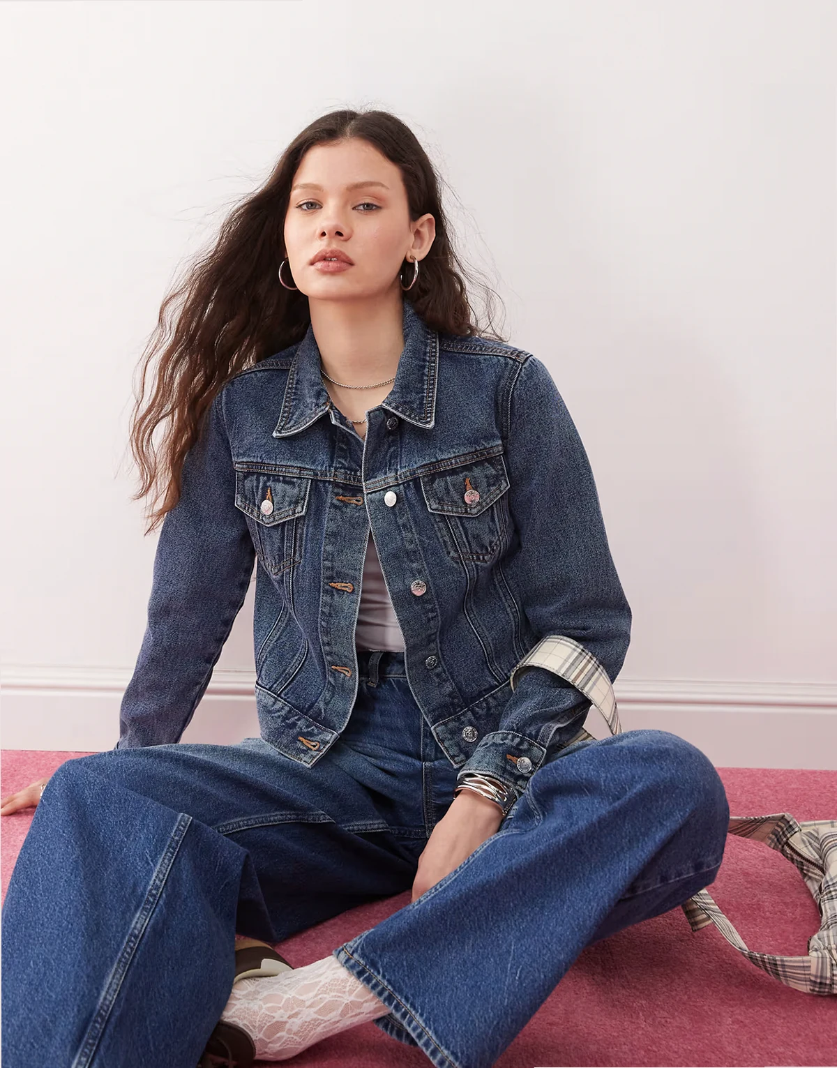 – Girlfriend-Jeansjacke in indigoblauer Waschung