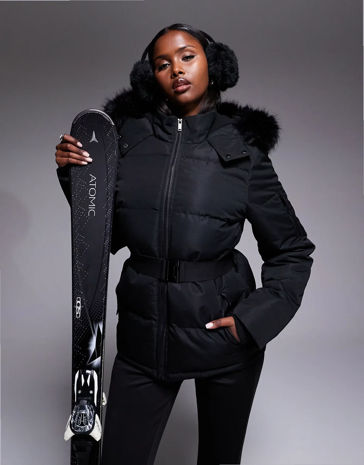 Ski puffer jacket with faux fur collar in black