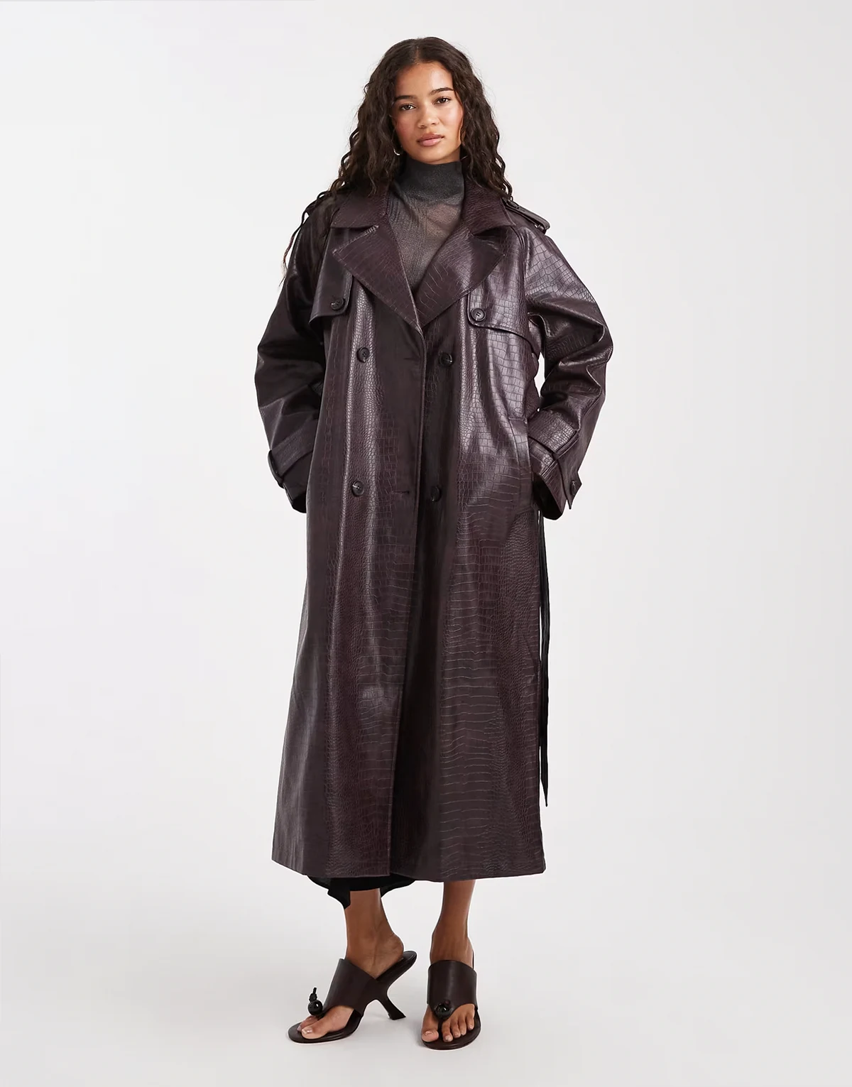 – Trenchcoat aus Kunstleder in Pflaume mit Crackle-Optik