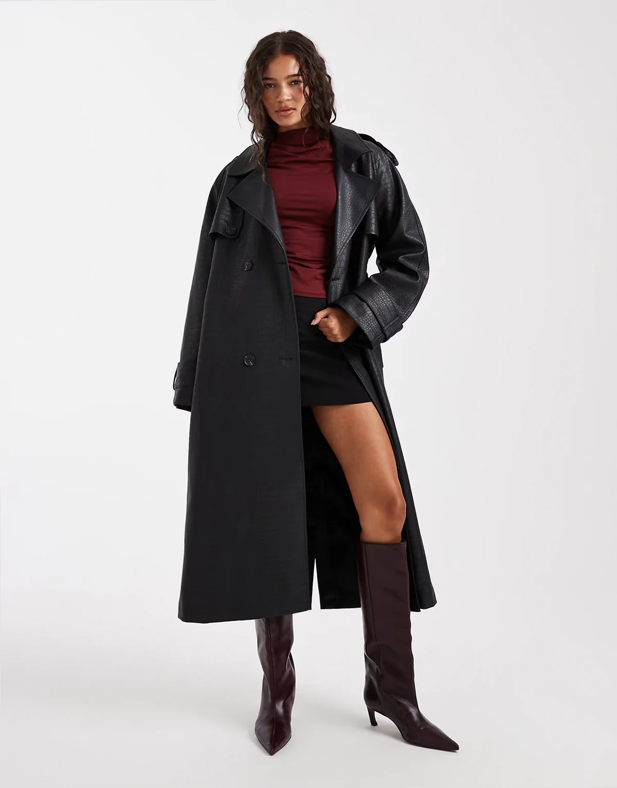 – Trenchcoat aus Kunstleder in Schwarz mit Crackle-Optik