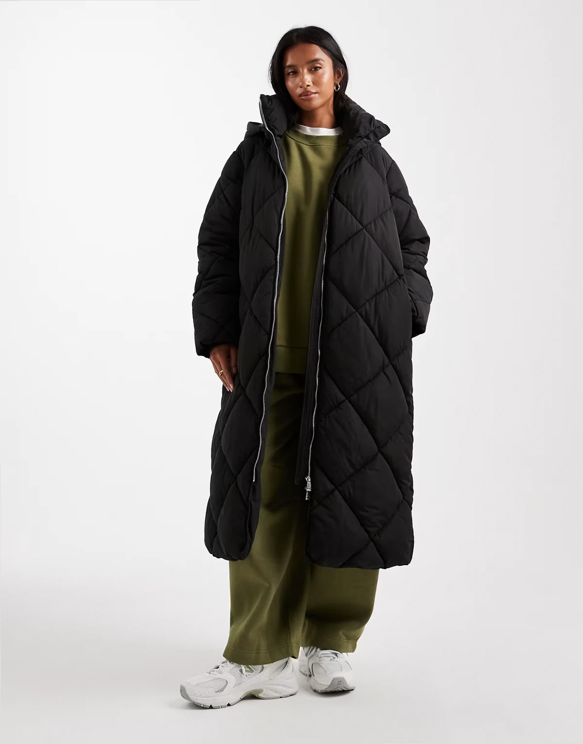 quilted hooded maxi puffer coat in black