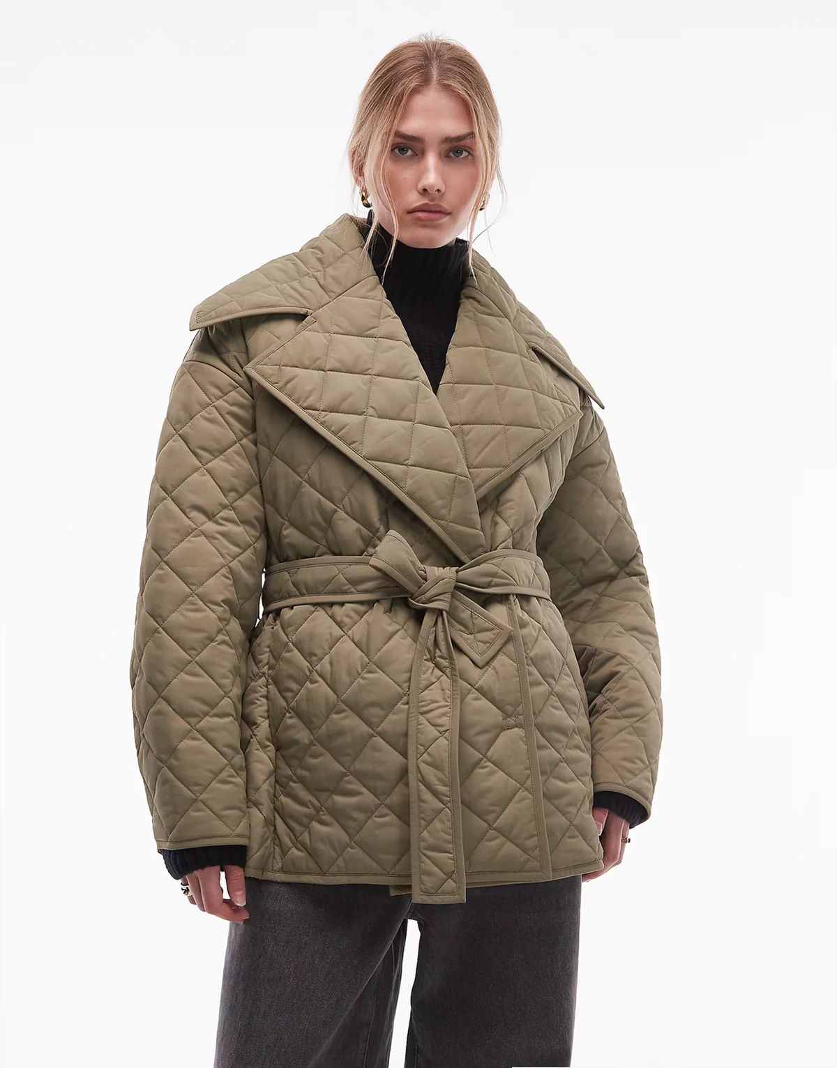 – Longline-Steppjacke in dunklem Khakigrün mit Gürtel