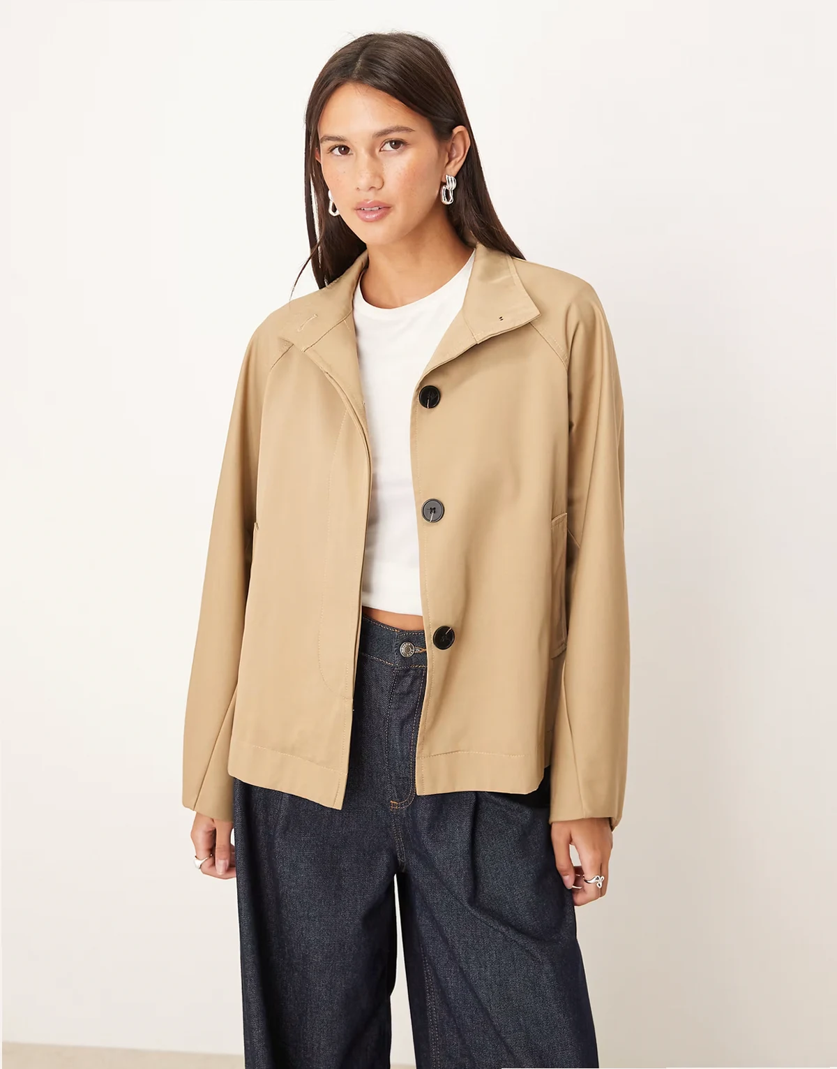 – Cropped-Trenchcoat im Cape-Design, in Beige