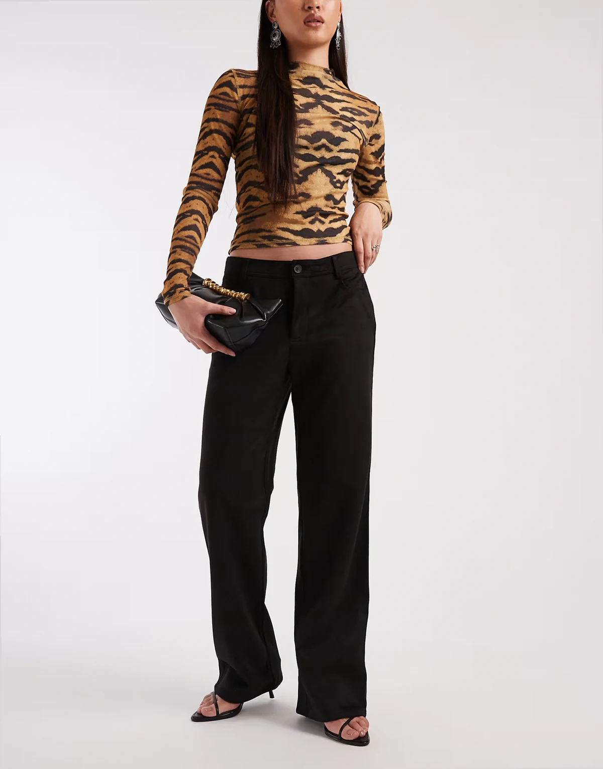 – Hose aus schwarzem Kunst-Wildleder mit geradem Bein und hohem Bund