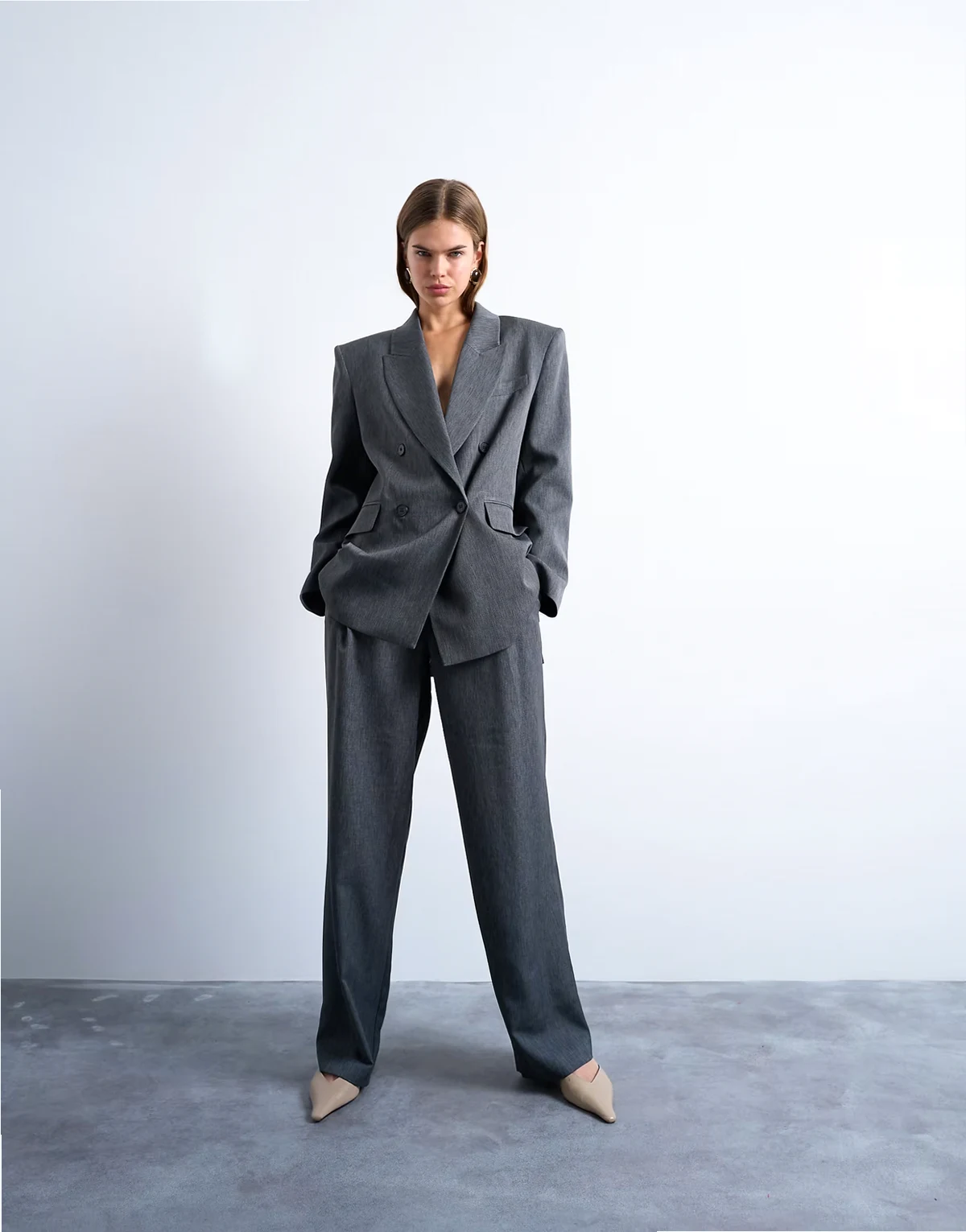 tonic pleated suit pants with side buckle in gray