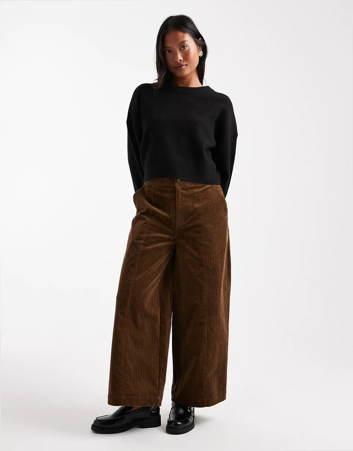 ASOS DESIGN Petite – Knöchelhohe Cordhose in Keksbraun mit weitem Bein