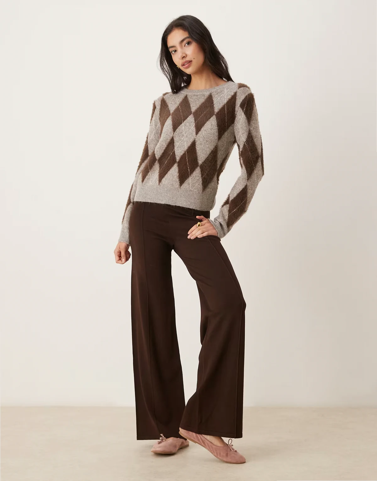 – Strickhose in Dunkelbraun mit Bundfalten