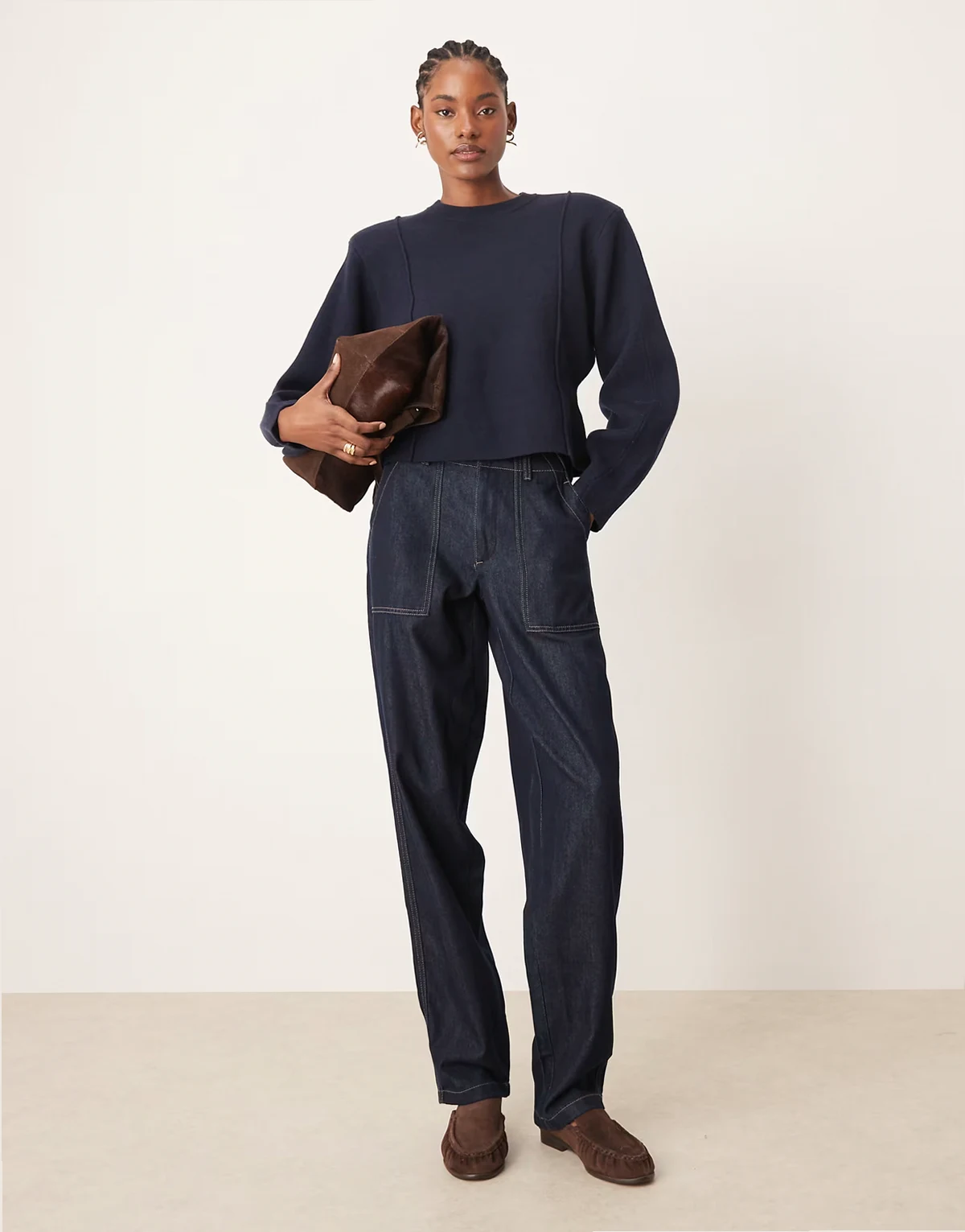 – Jeans in Dunkelblau mit weitem, abgerundetem Bein, Nahtdetails und hohem Bund