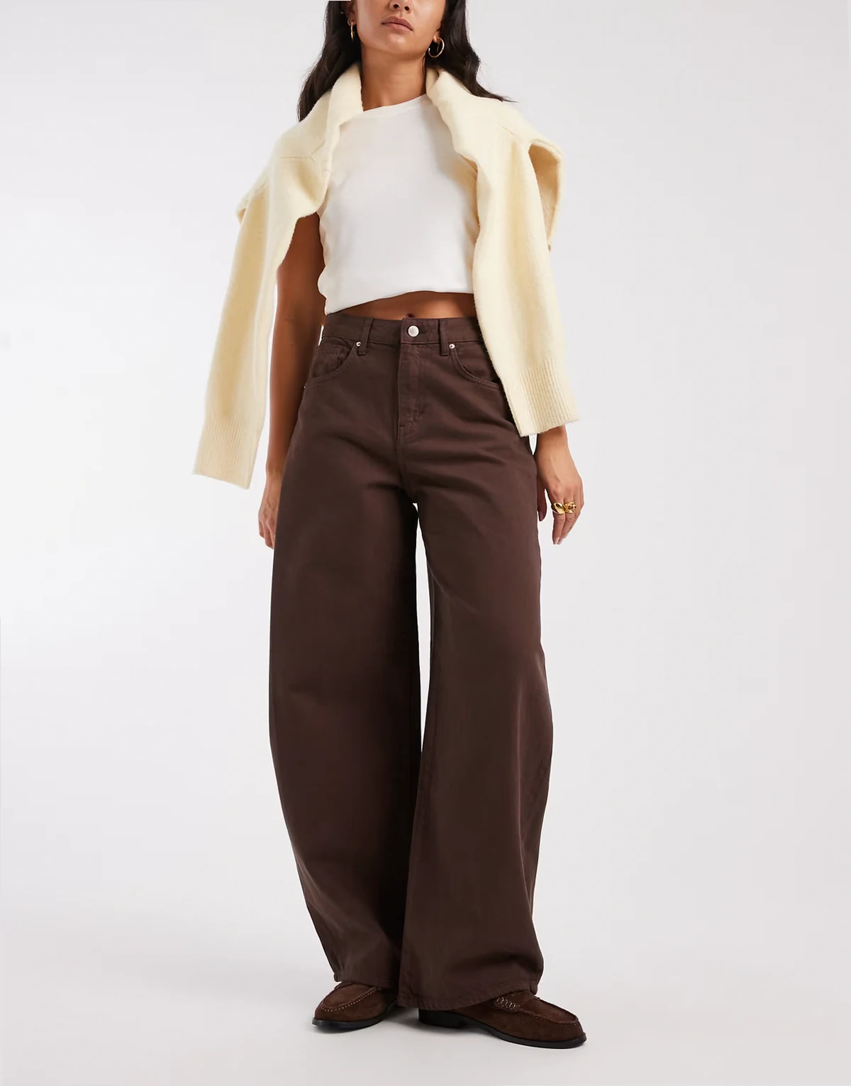 – Taylor – Barrel-Jeans in Dunkelbraun mit hohem Bund