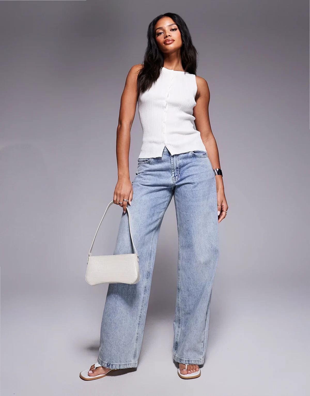 – Ollie – Gerade geschnittene Jeans in hellblauer Waschung mit niedrigem Bund