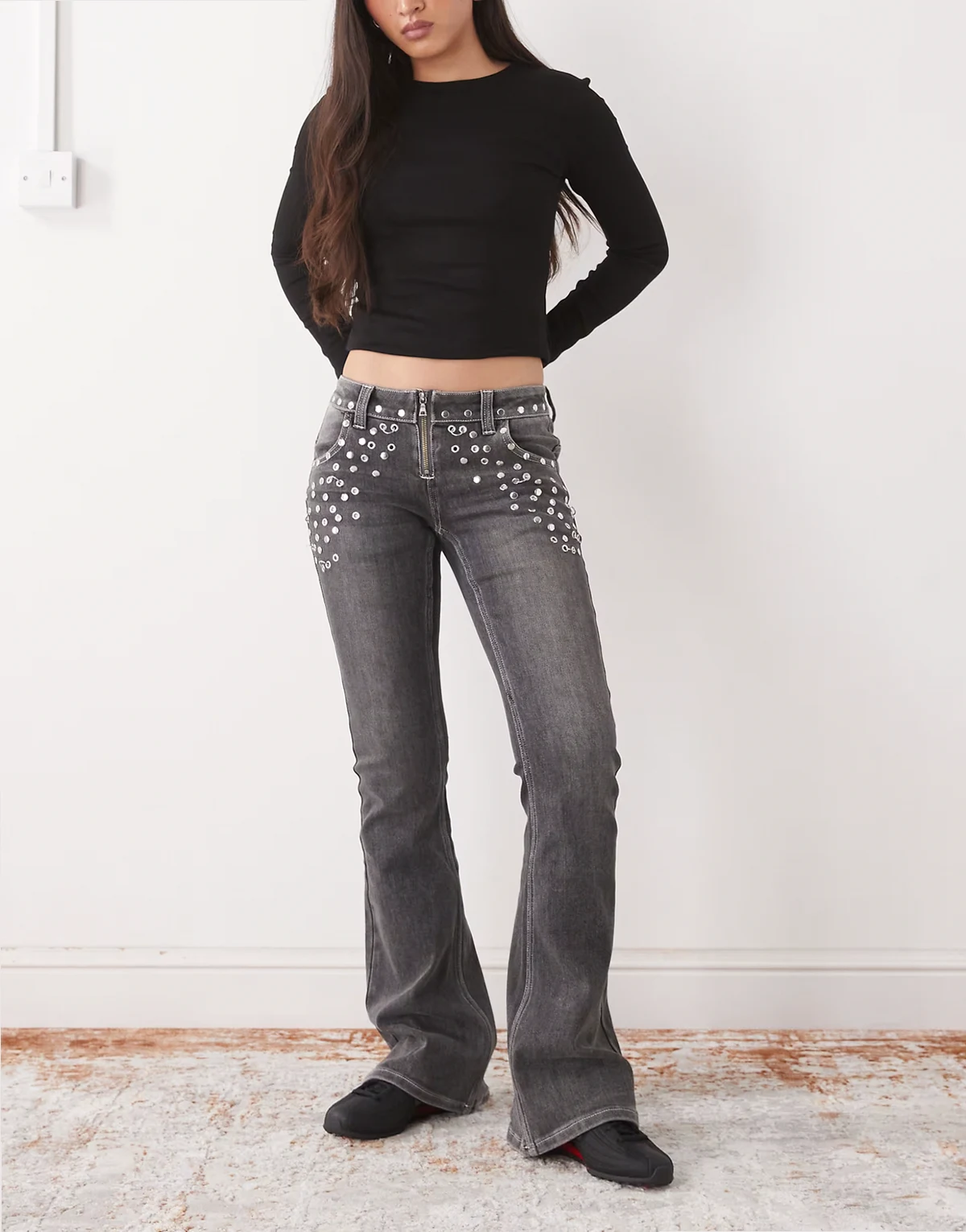 charlie low rise flare jeans in gray