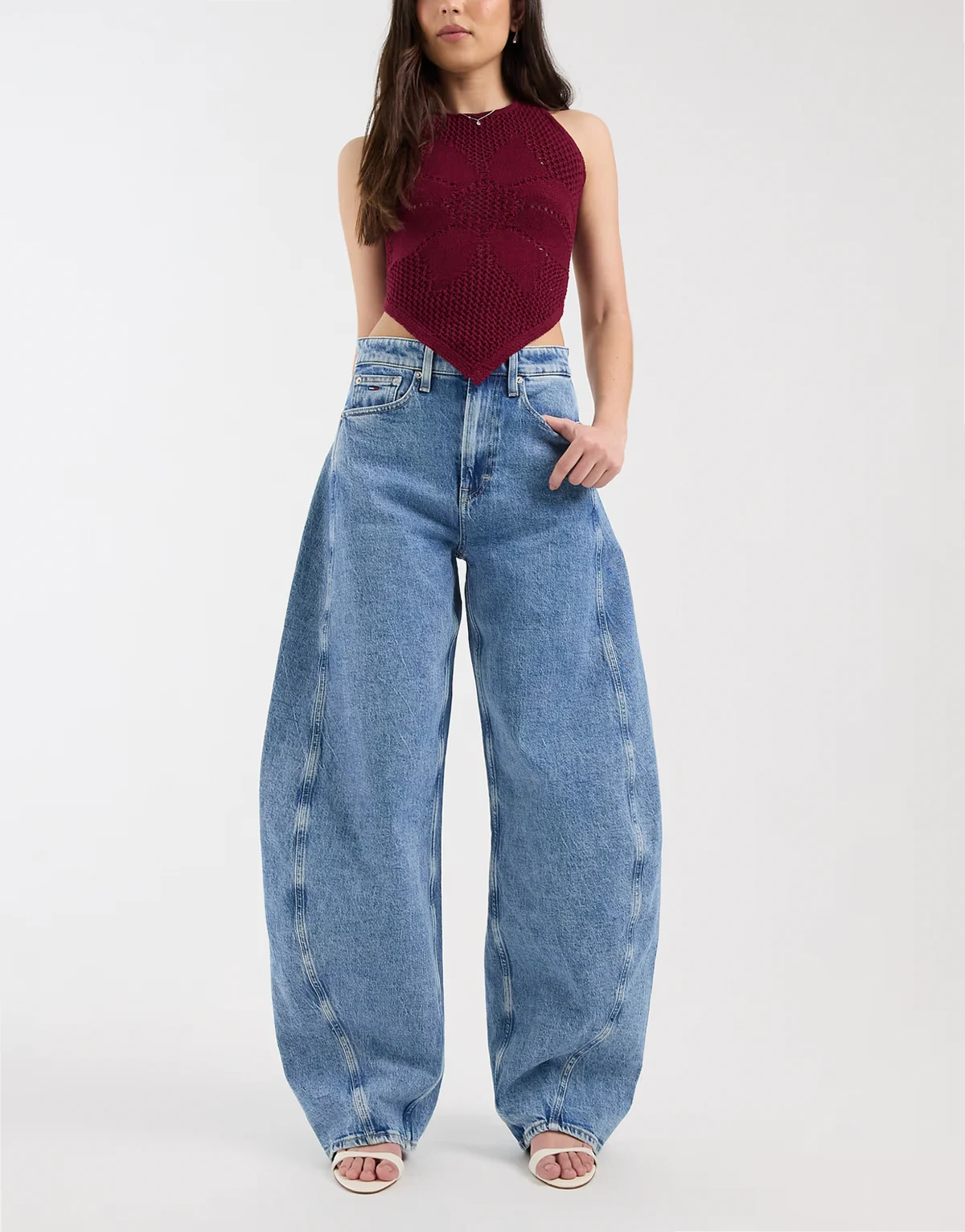 Ella mid rise barrel leg jeans in mid wash blue
