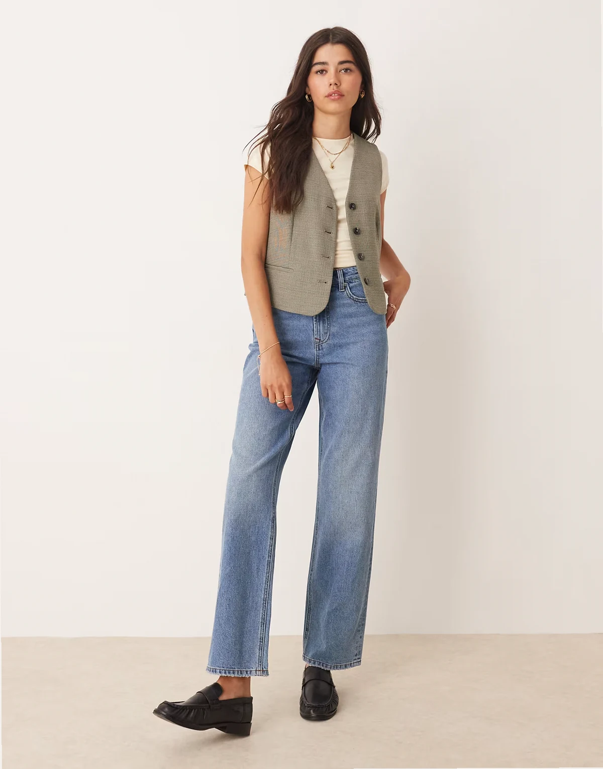 – Straight Jeans in blauer Waschung mit Herztaschen