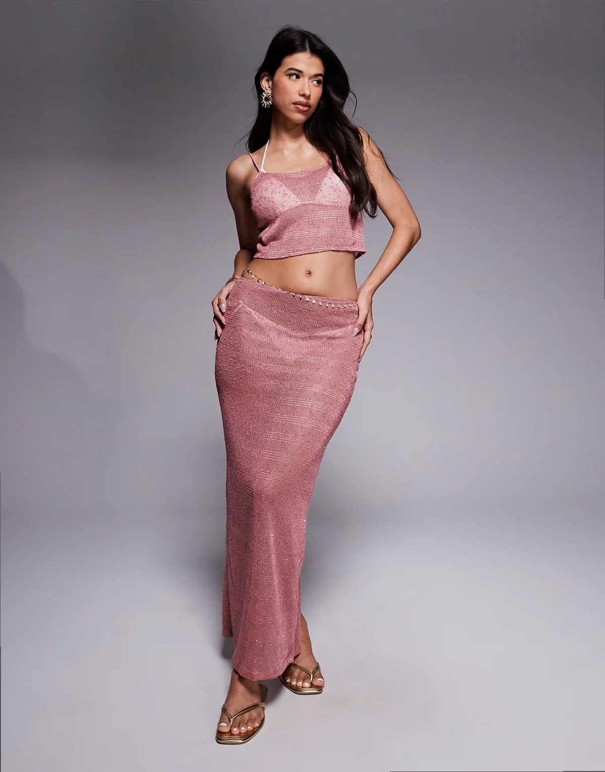 – Maxirock aus Strick in Altrosa mit Paillettenbesatz