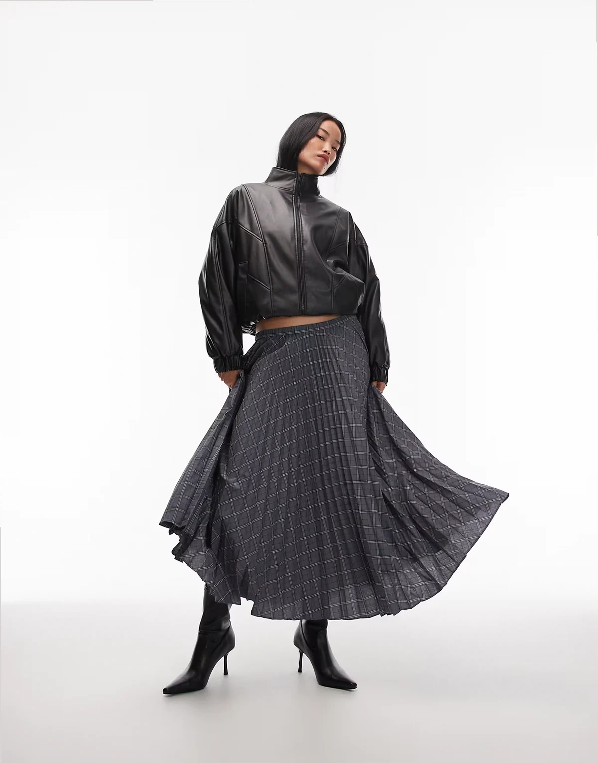 pleated volume midi skirt in gray plaid