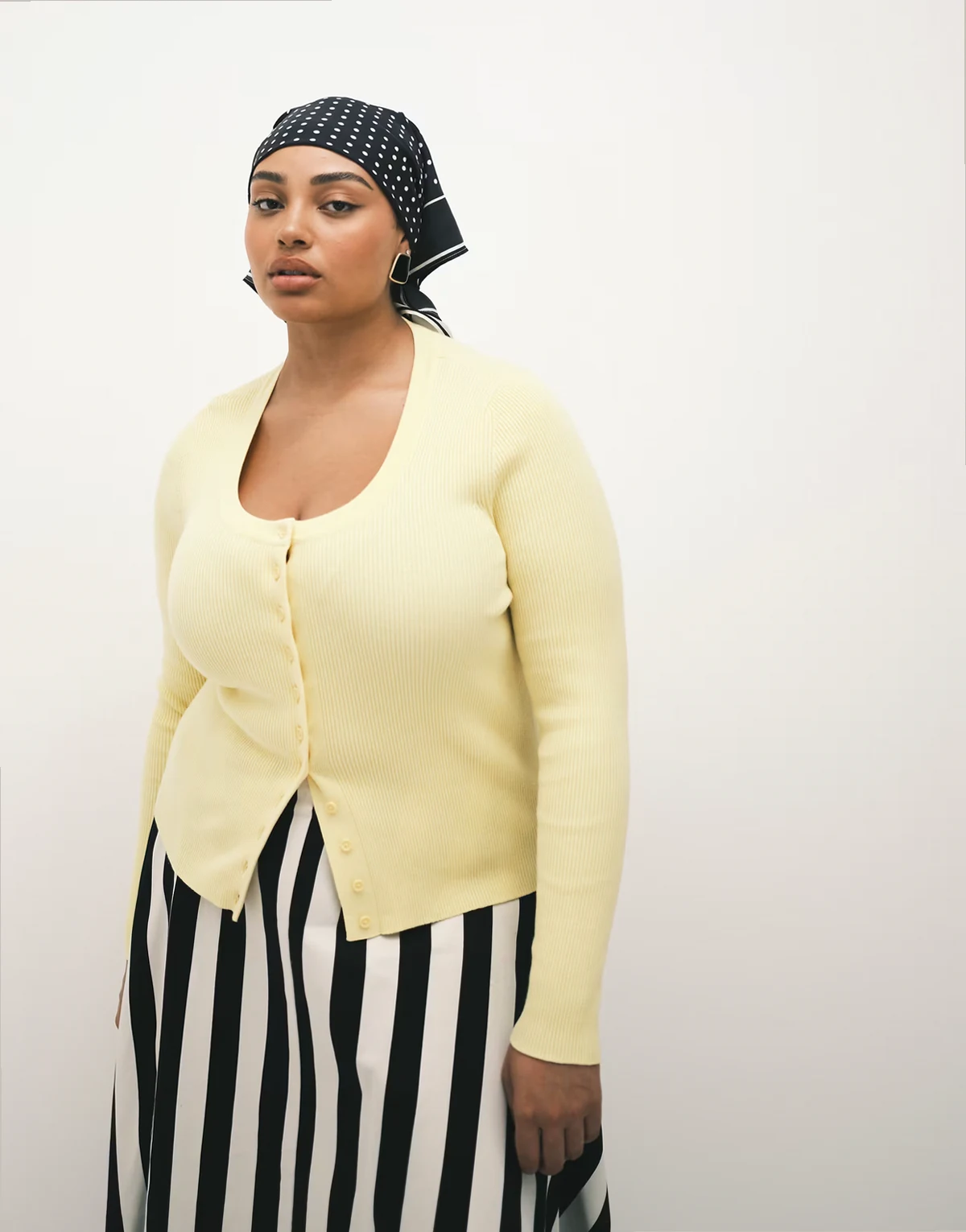 ASOS DESIGN Curve – Kremowożółty kardigan z mieszanki bawełny z szerokim dekoltem w kształcie litery U