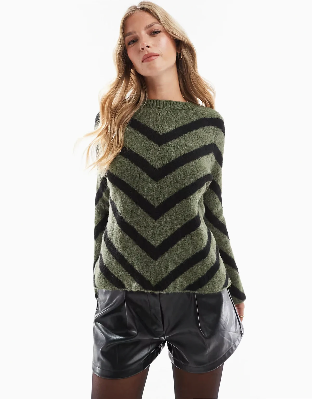 – Gestreifter Strickpullover in Dunkelgrün