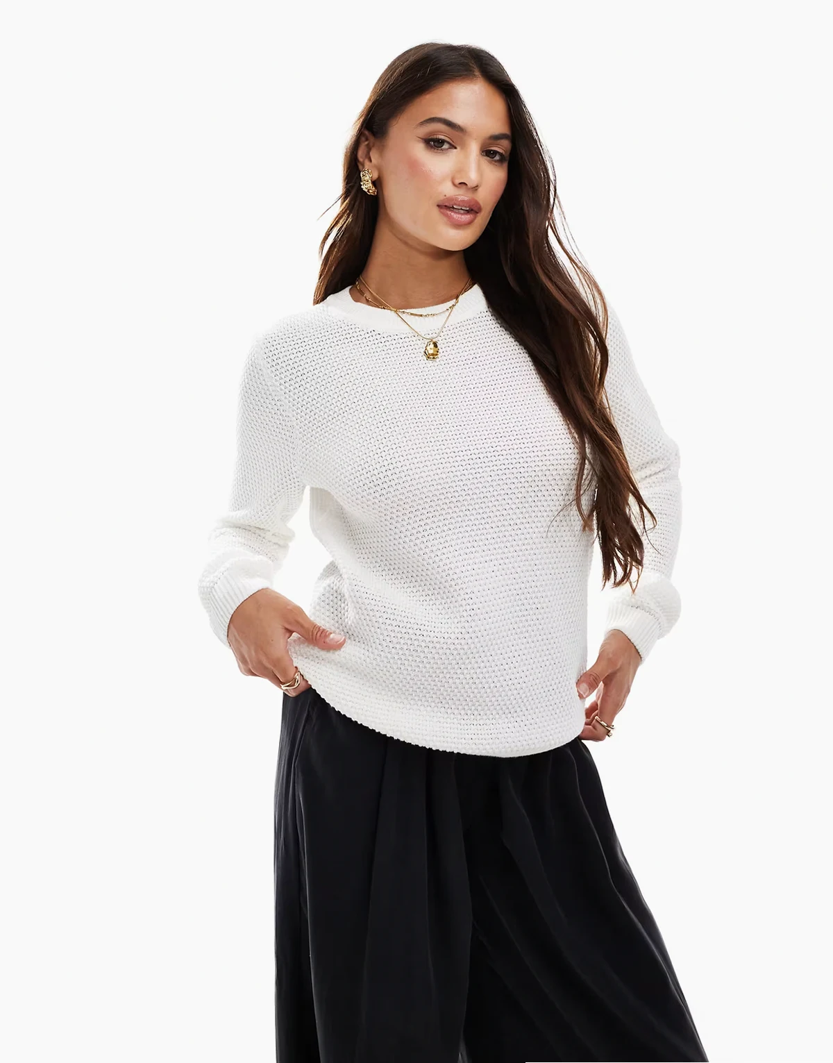 longsleeve textured knit sweater in white