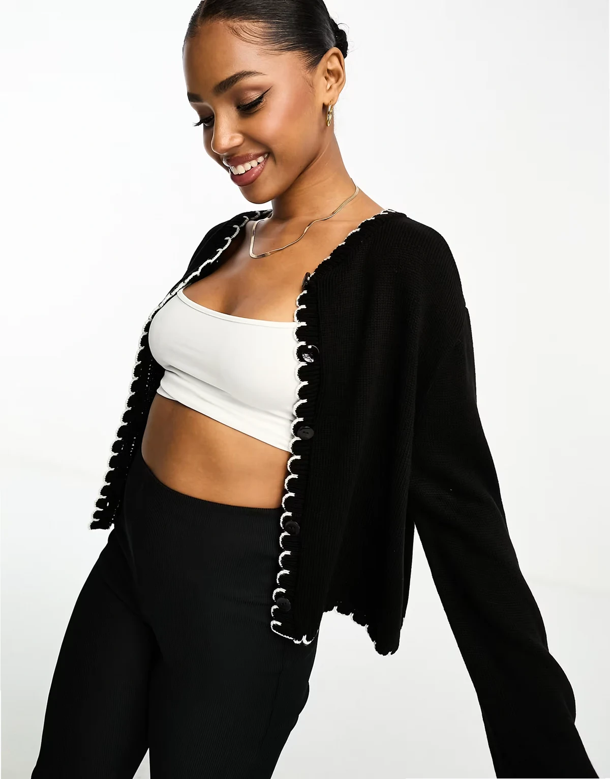 ASOS DESIGN – Schwarze Strickjacke mit Ziernähten im Deckenstil