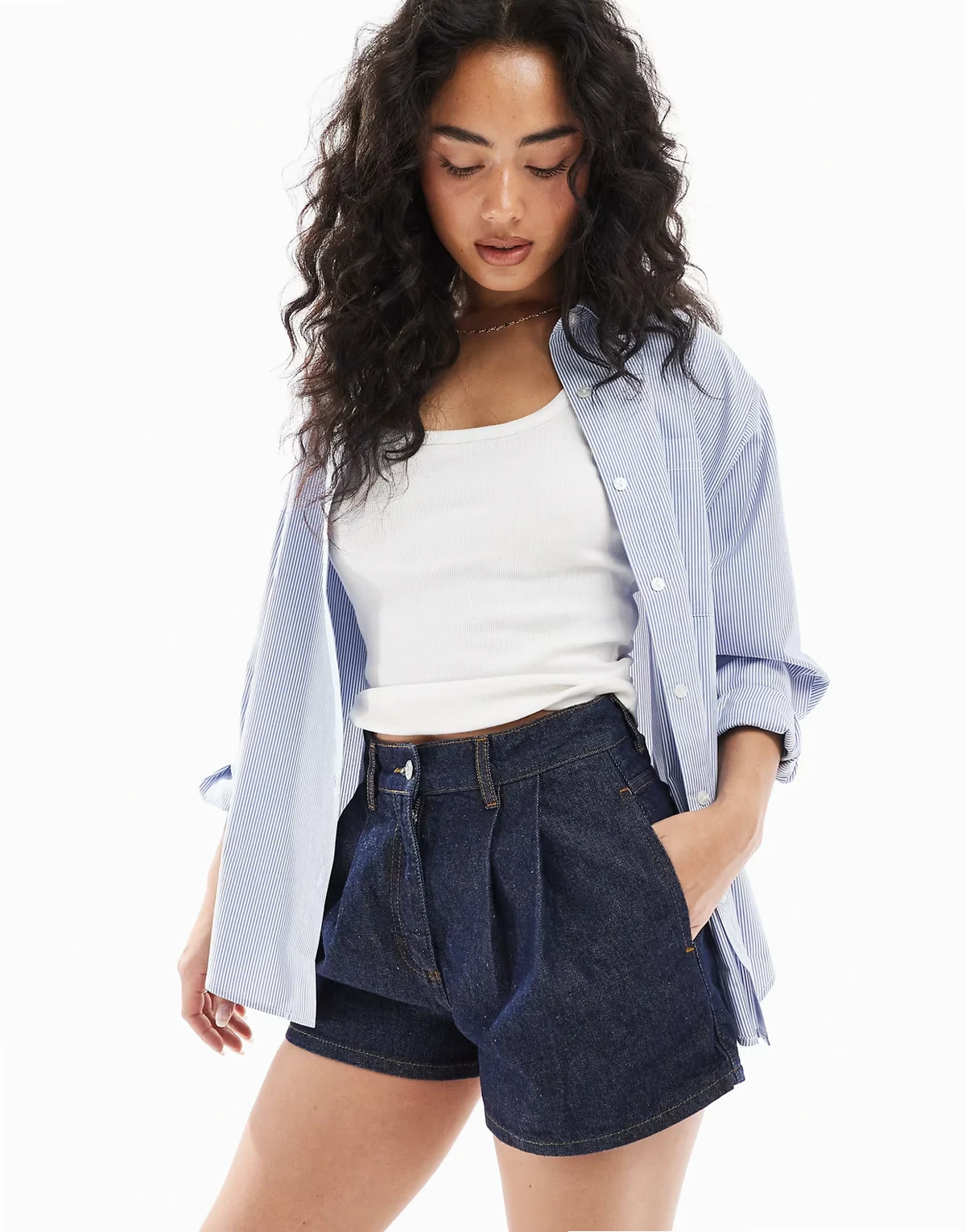 – Jeans-Shorts in Indigoblau mit Bundfalten