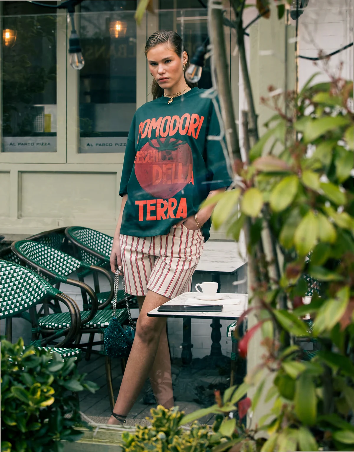 – Jortsy w czerwone paski