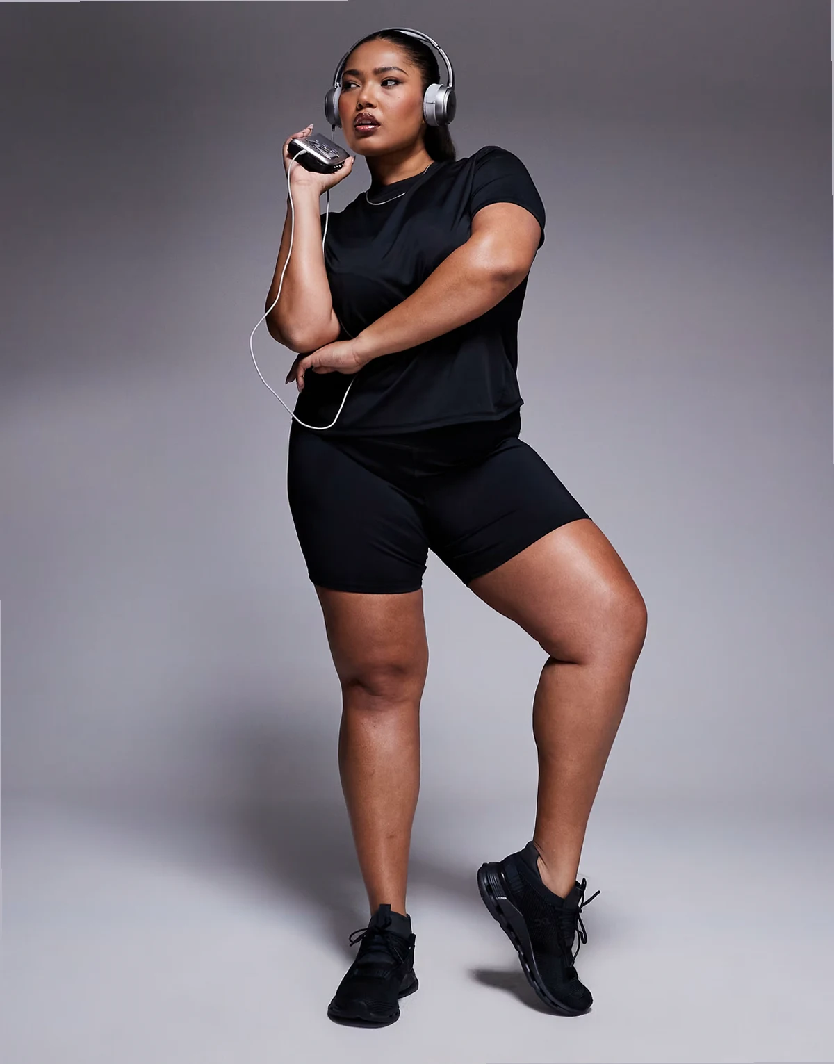 Curve Icon active high waist 5 inch legging shorts with zip phone pocket in black
