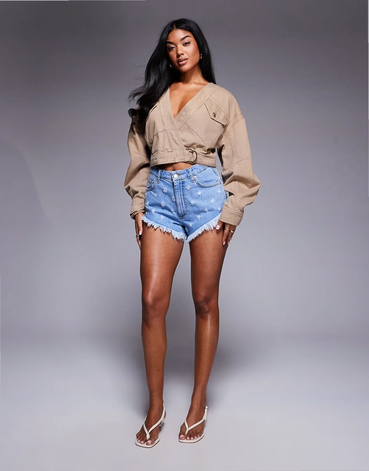 ASOS X THE SOURCED COLLECTION – Micro-Shorts aus Denim im Used-Look