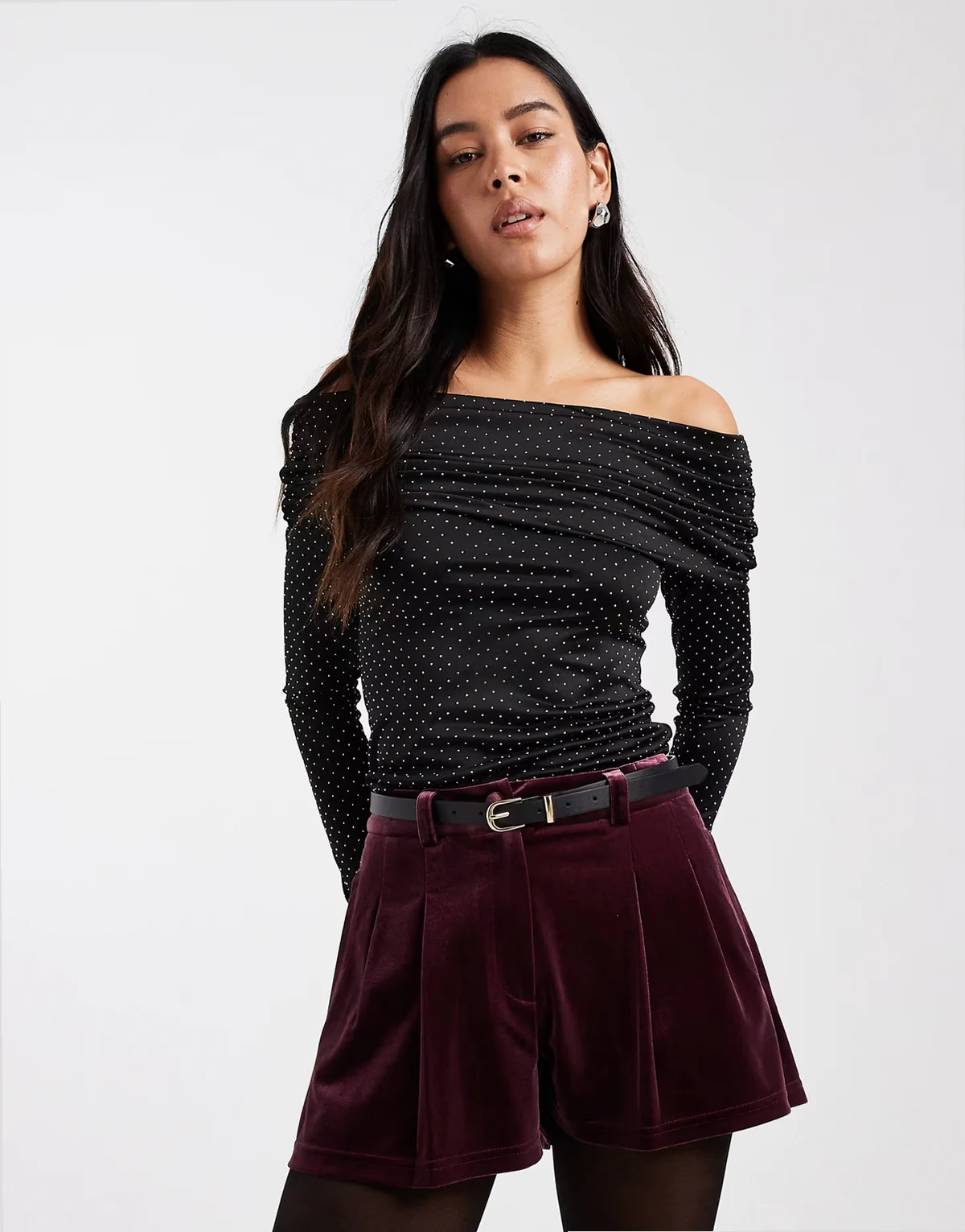 – Elegante Micro-Shorts aus Samt in Beerenrot