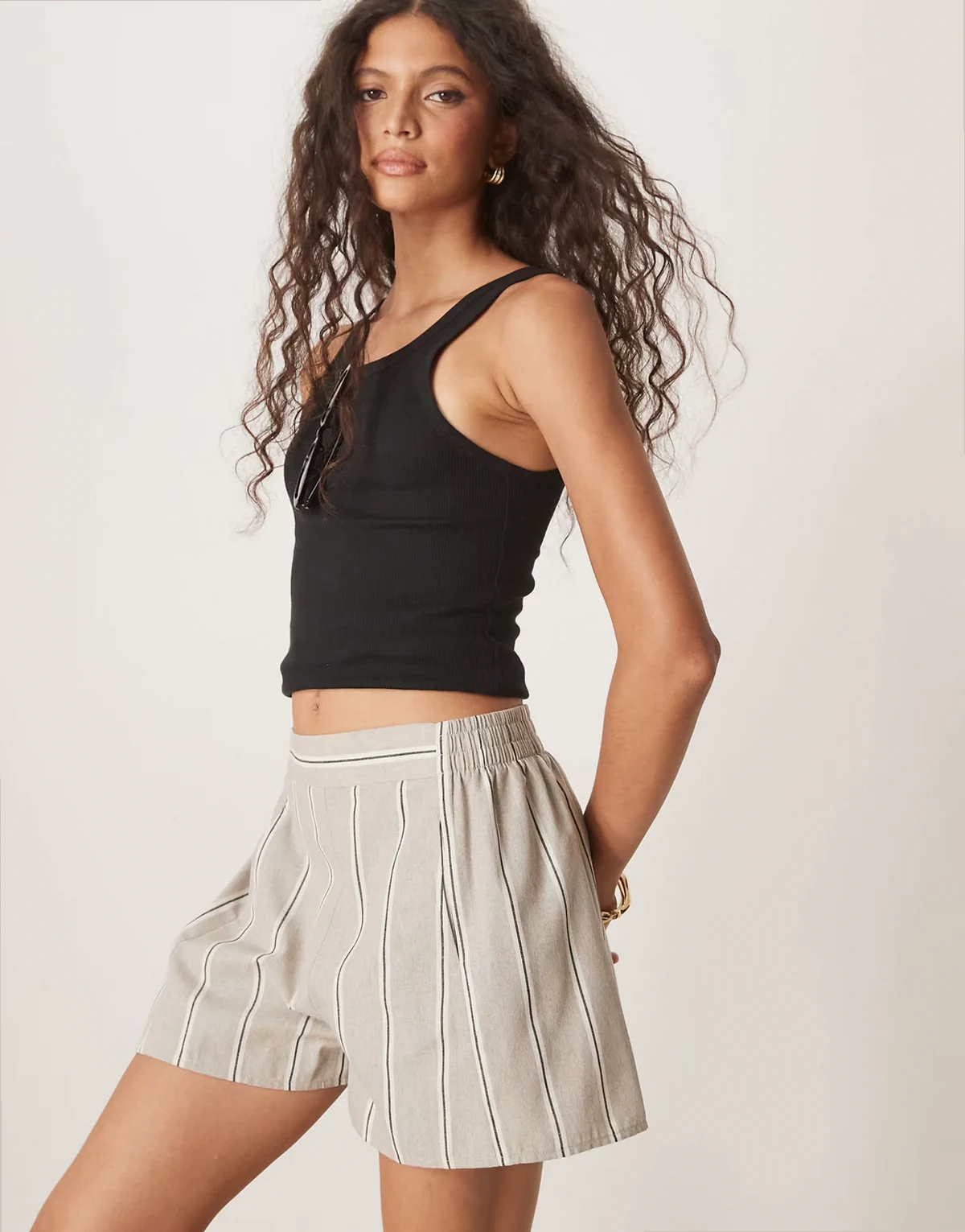 – Elegante Boxershorts aus Leinenimitat in gestreiftem Steinbeige